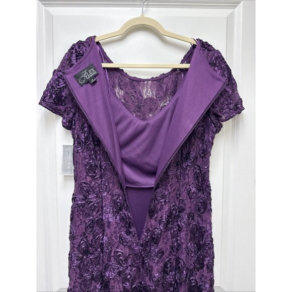 New Alex Evenings Size 12 Purple Embellished Lace Maxi Formal Gown Dress Rosette - Picture 9 of 11